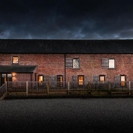 The Barn At Plas Ashpool Sleeps 8 Llandyrnog Exteriör bild