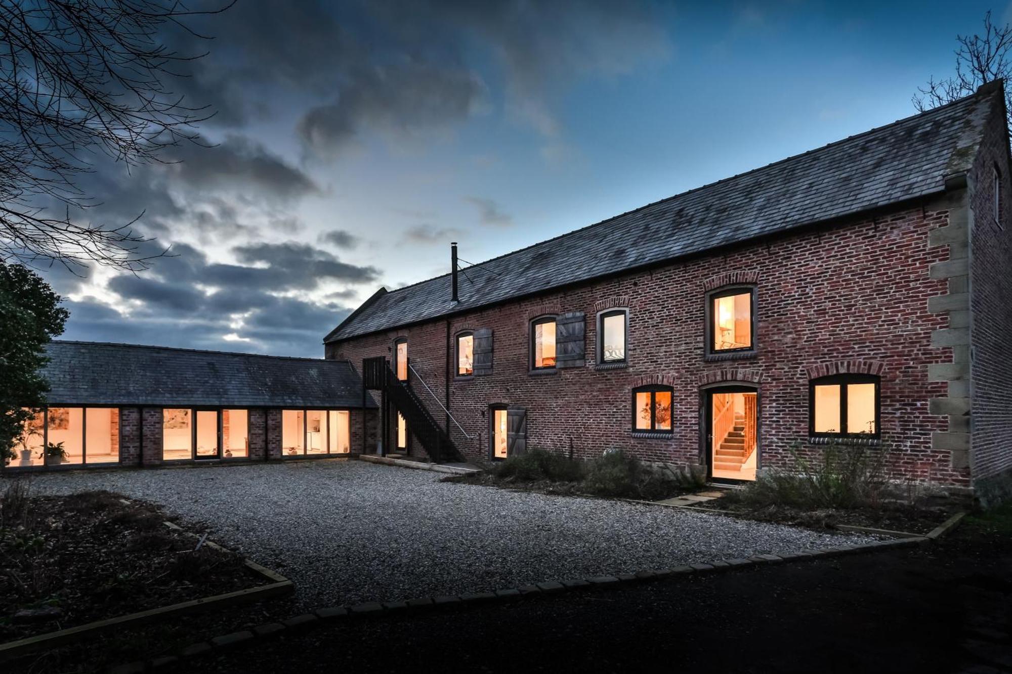 The Barn At Plas Ashpool Sleeps 8 Llandyrnog Exteriör bild