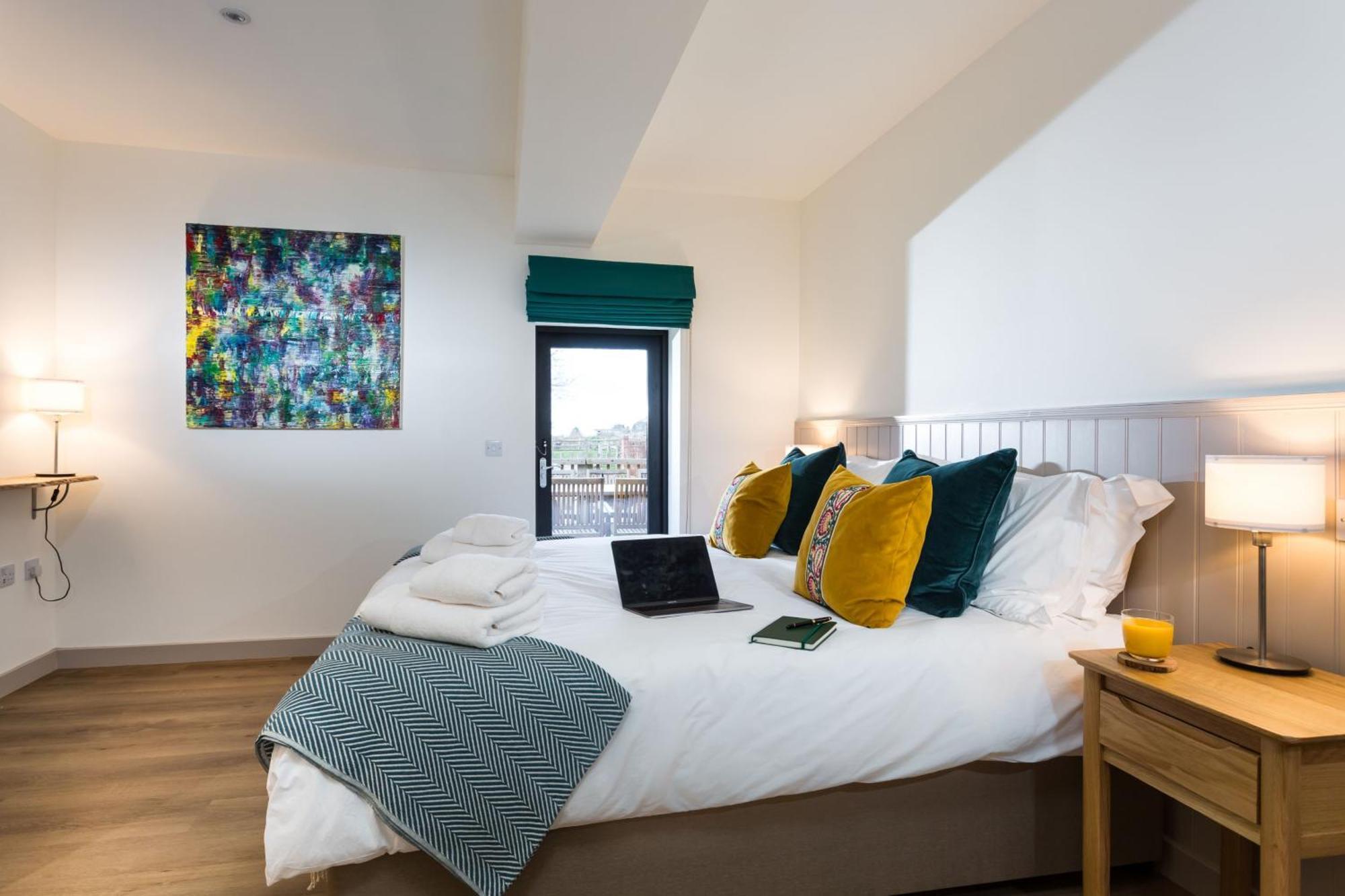 The Barn At Plas Ashpool Sleeps 8 Llandyrnog Exteriör bild