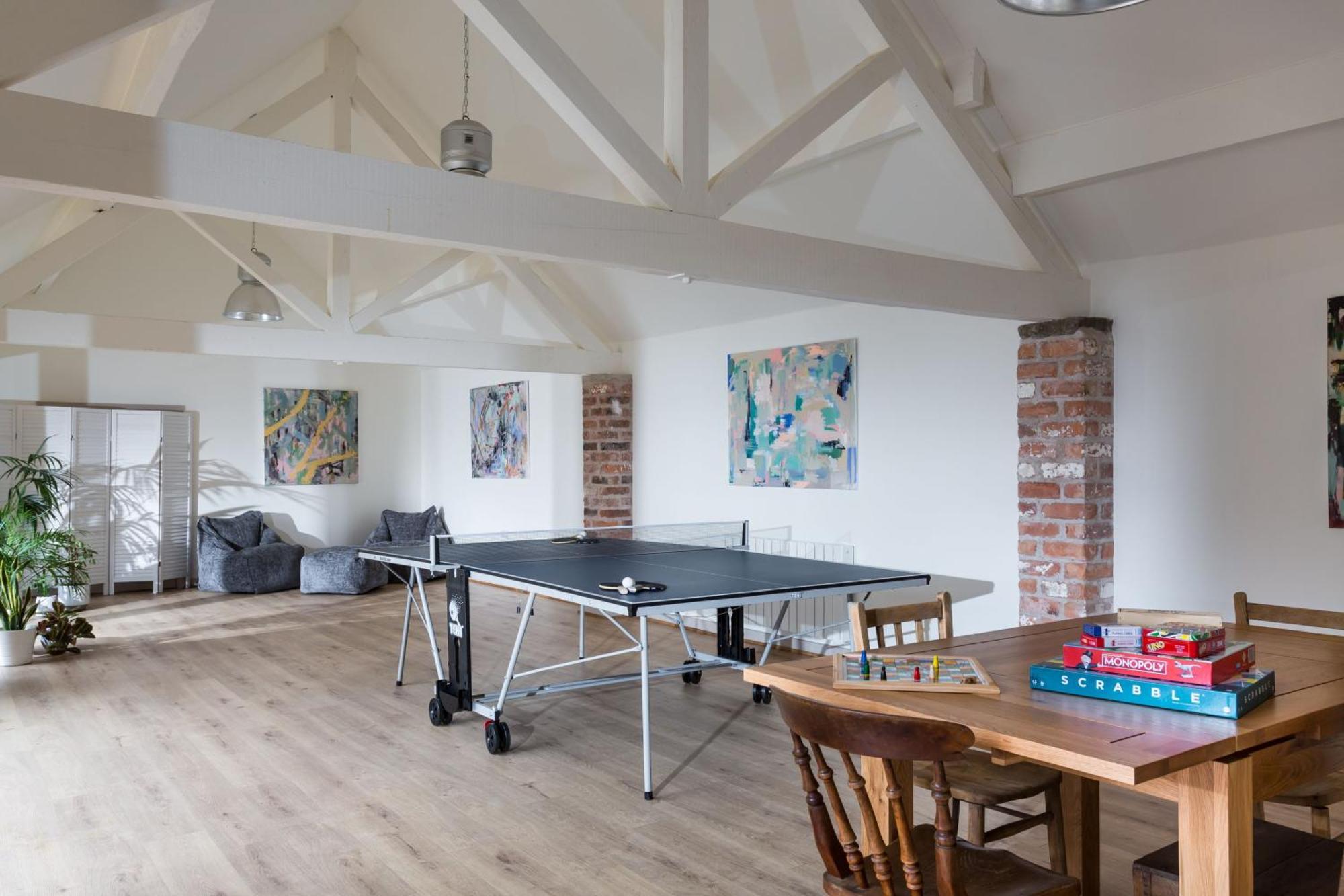 The Barn At Plas Ashpool Sleeps 8 Llandyrnog Exteriör bild