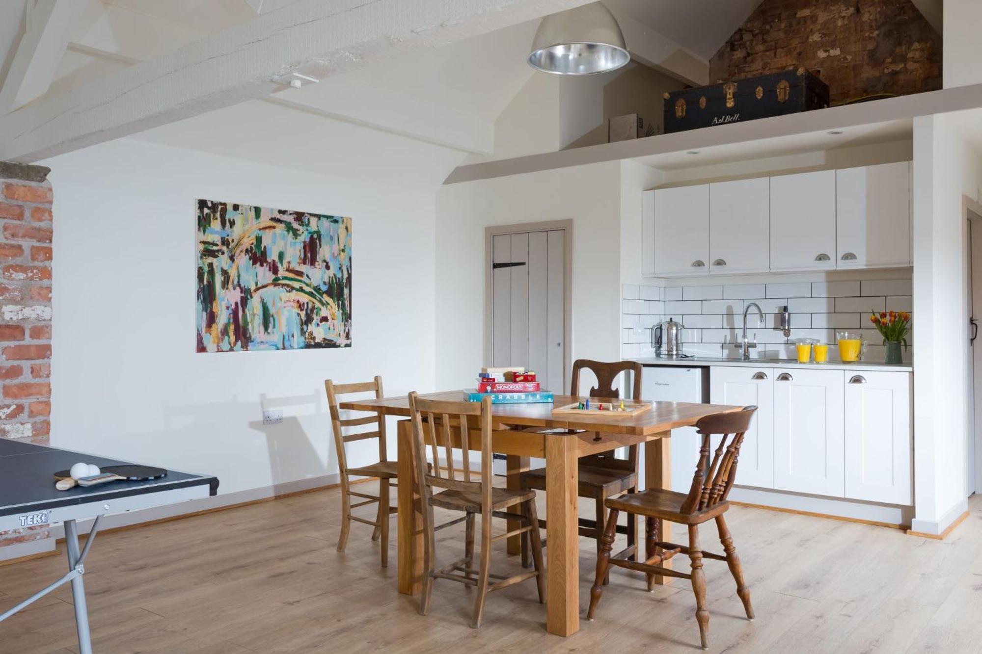 The Barn At Plas Ashpool Sleeps 8 Llandyrnog Exteriör bild