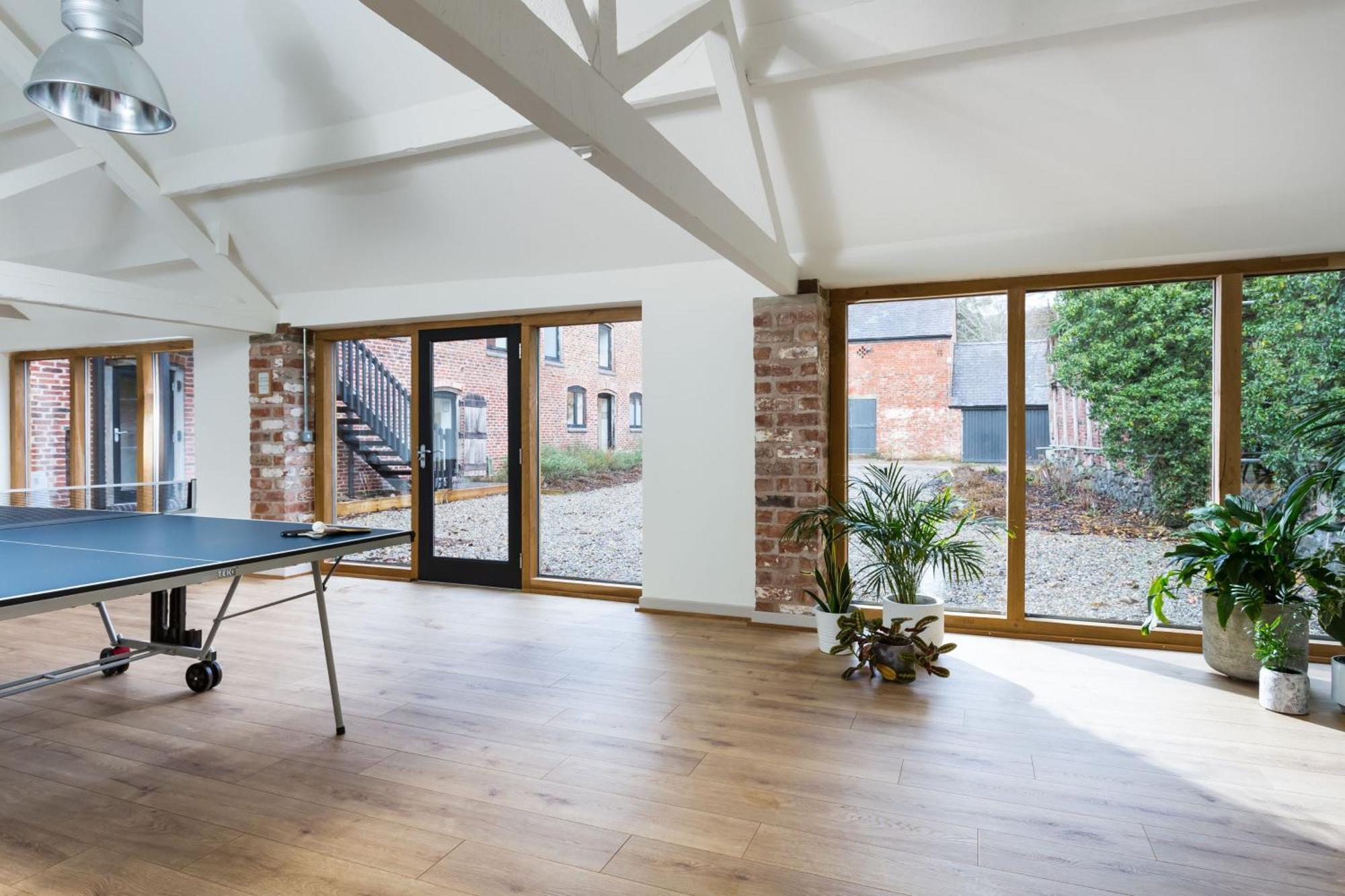The Barn At Plas Ashpool Sleeps 8 Llandyrnog Exteriör bild
