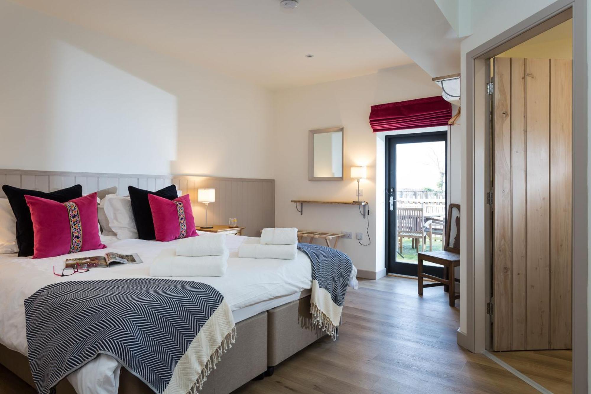 The Barn At Plas Ashpool Sleeps 8 Llandyrnog Exteriör bild