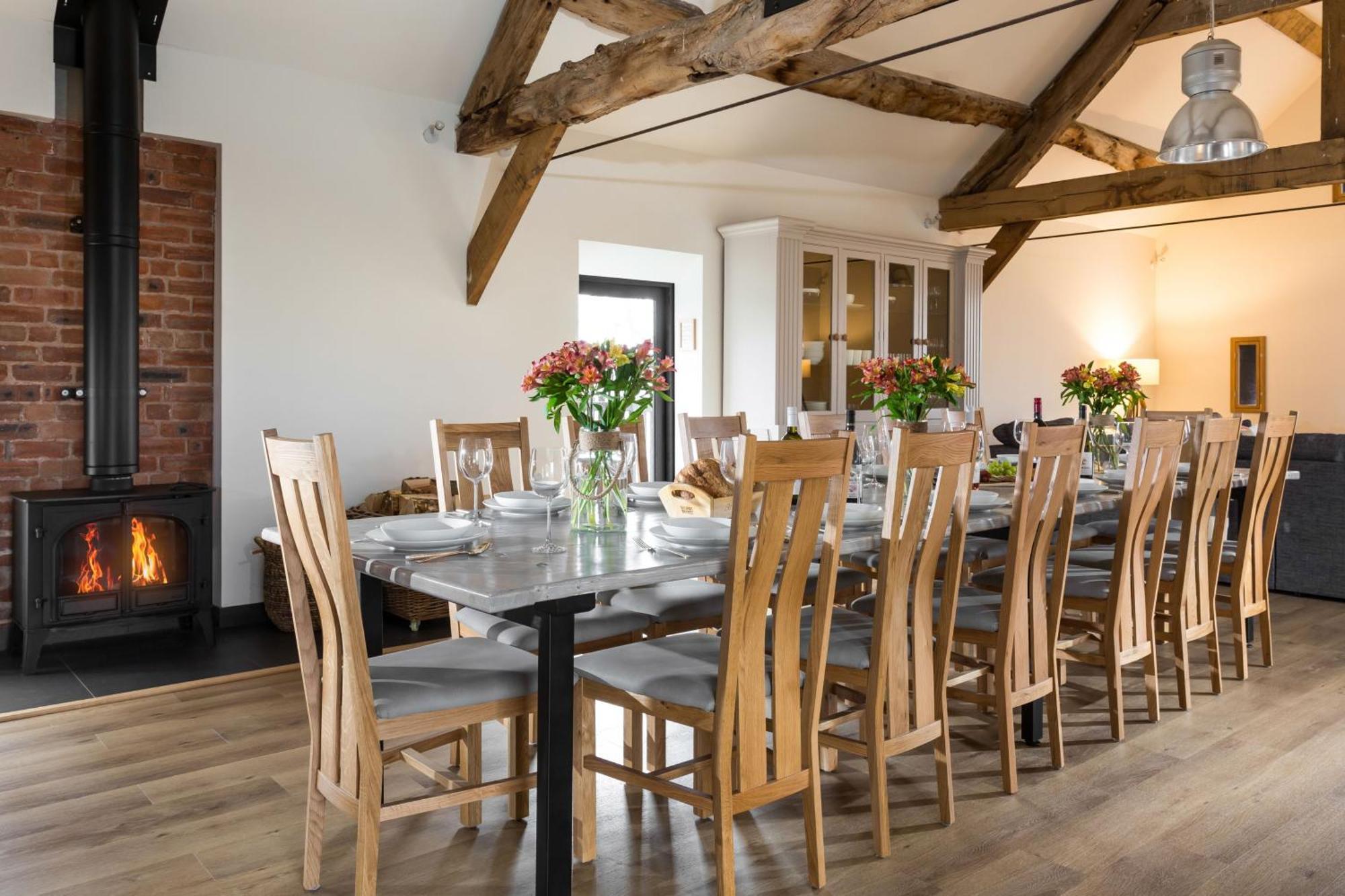 The Barn At Plas Ashpool Sleeps 8 Llandyrnog Exteriör bild