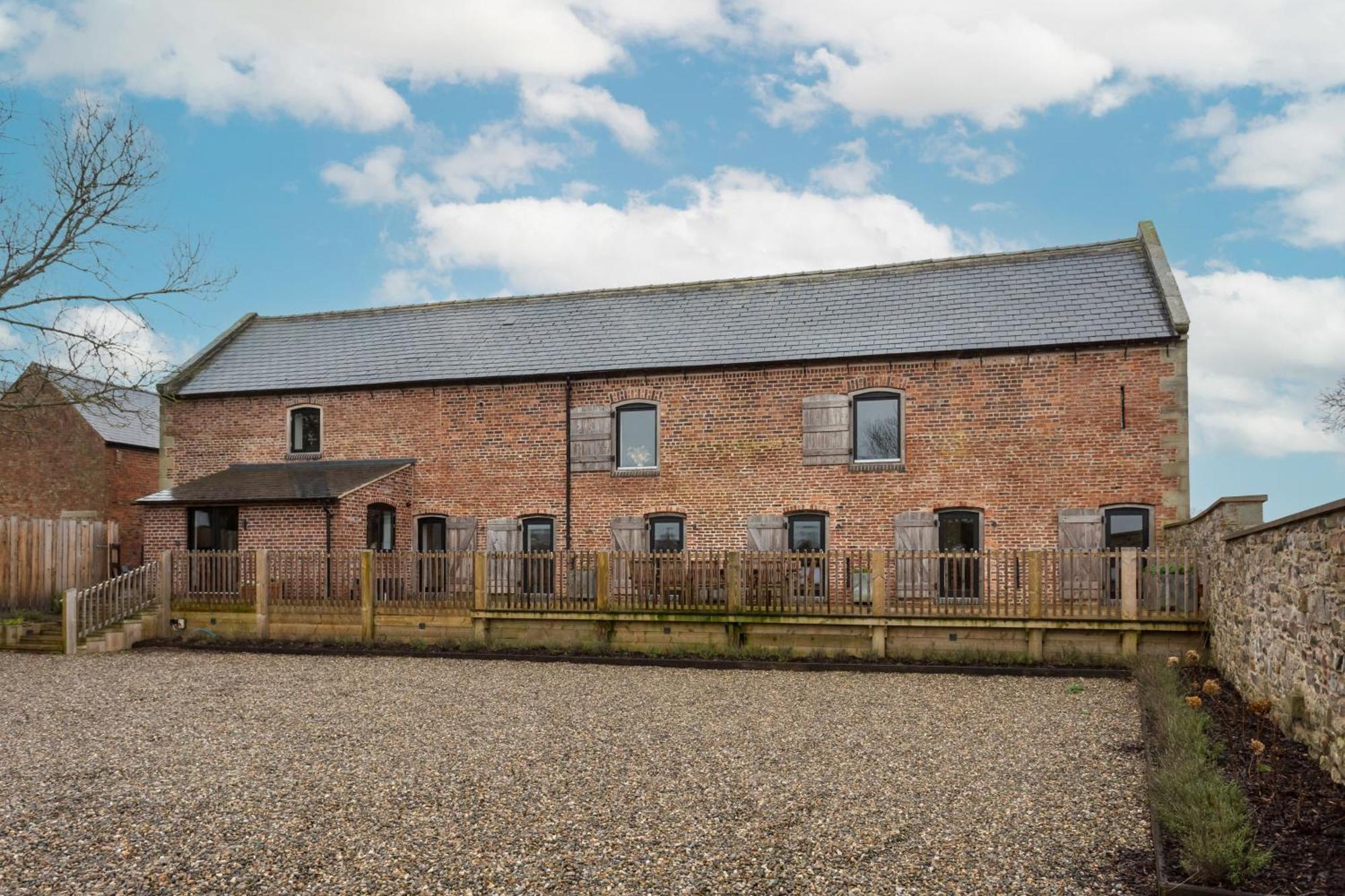 The Barn At Plas Ashpool Sleeps 8 Llandyrnog Exteriör bild